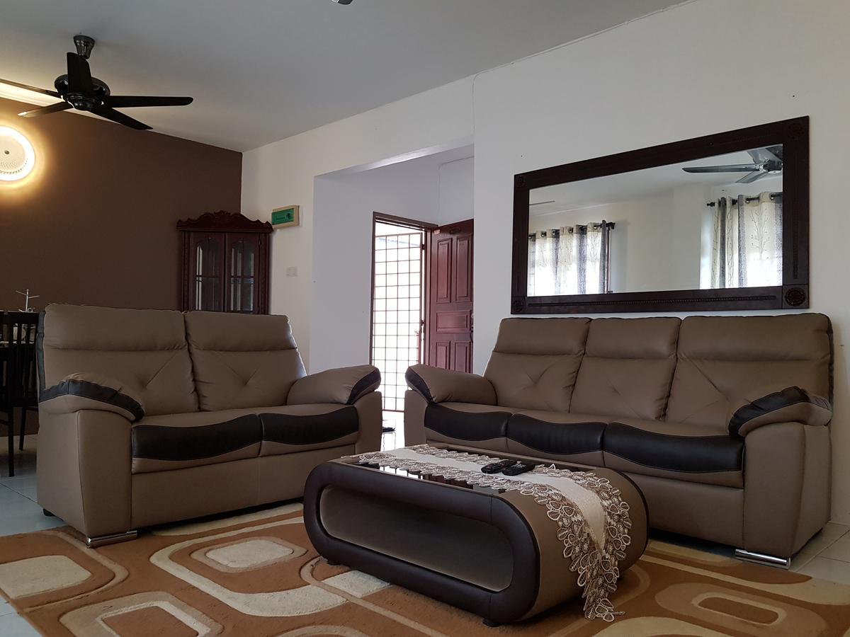 Anjung Homestay Sepang Eksteriør billede